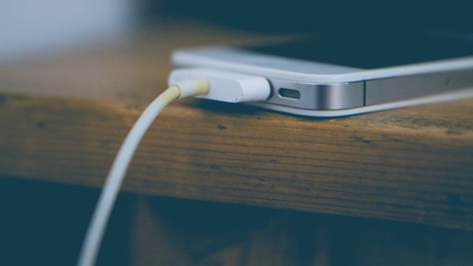 Having the best charging tools in your arsenal is one of the best ways to charge your phone battery the right way and keep it running for longer. Photo by Markus Spiske from Pexels